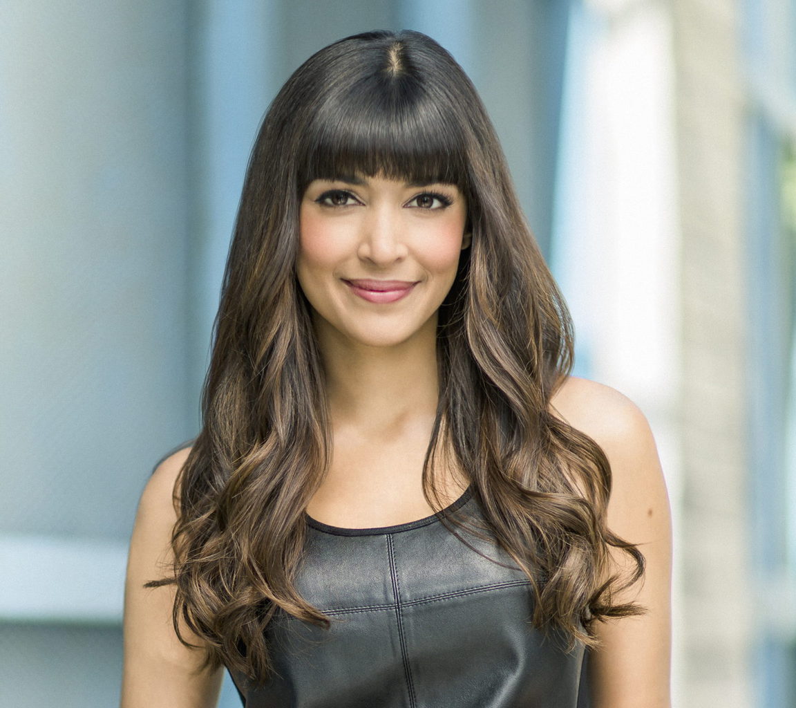 Hannah Simone New Girl's Cece Spills All The Goss