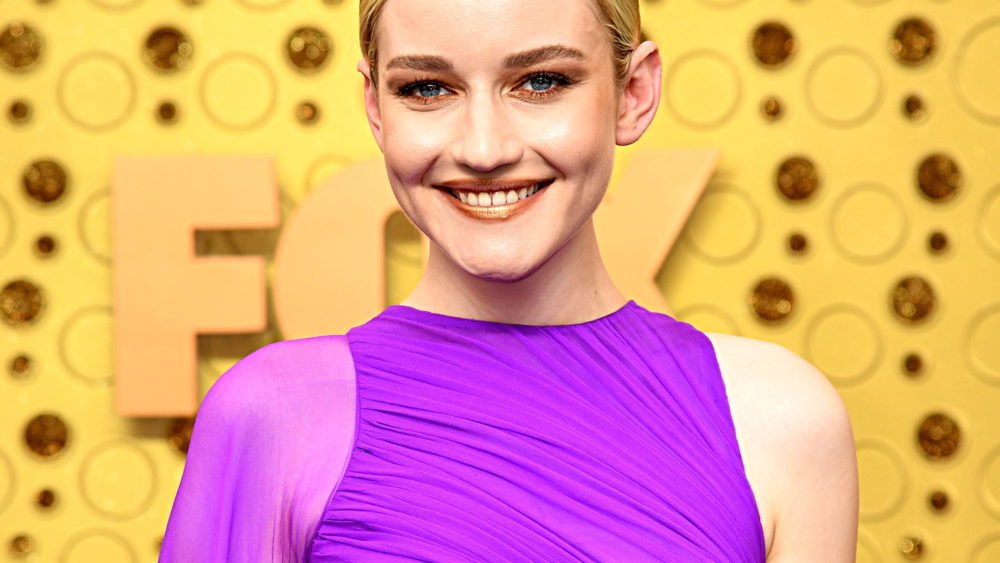 Julia Garner Get The Lowdown On The Ozark Star
