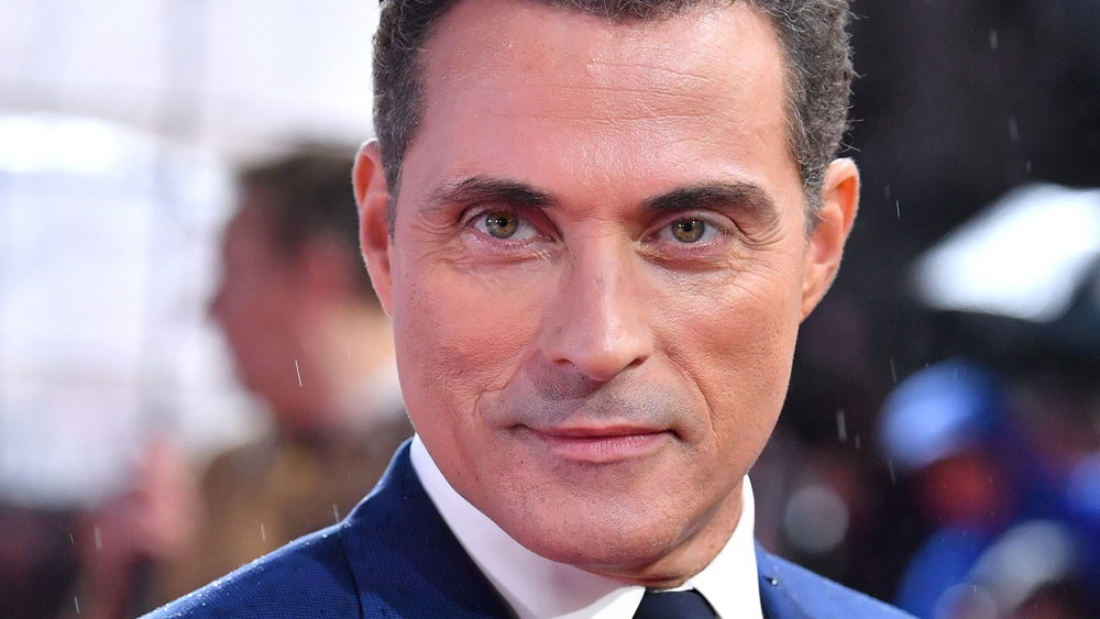 Rufus Sewell | The Lowdown On The English Actor